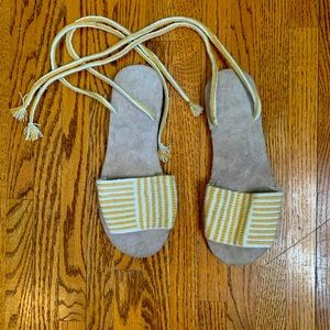 Summer knit striped sandals.